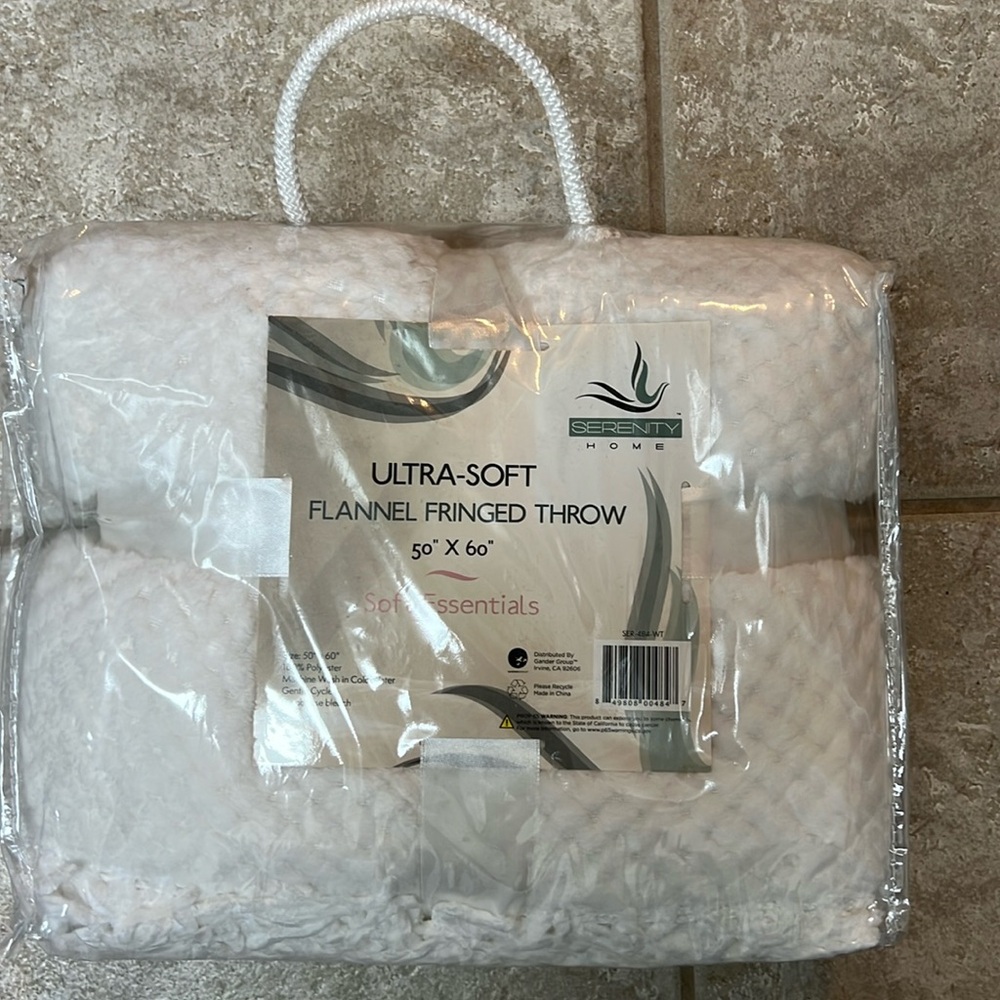 Flannel fringed throw 50x60 ultra soft